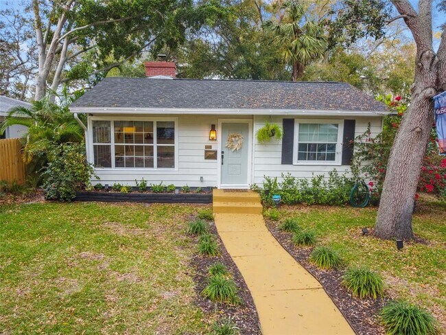 Building Photo - 145 24th Ave SE