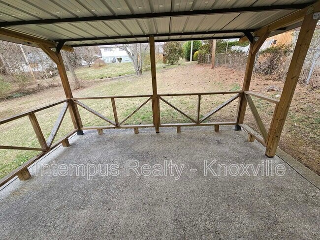 Building Photo - 323 Chickamauga Ave