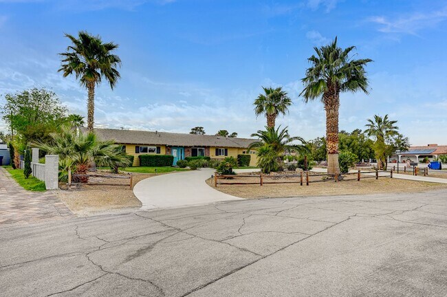 Primary Photo - Stunning Vintage Vegas Pool Home on almost...