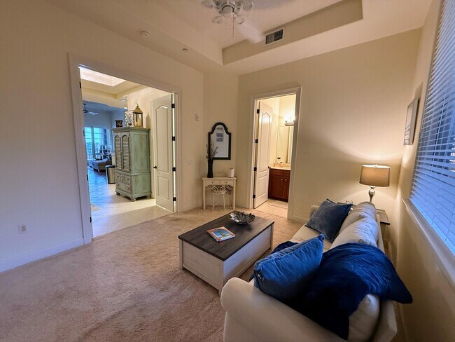 Building Photo - 20 Orange Ave