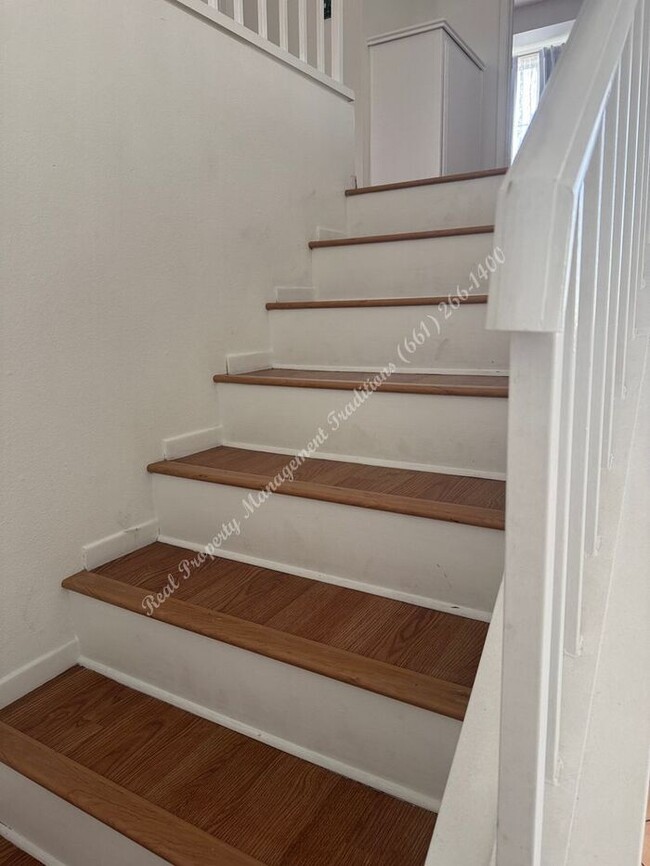 Building Photo - *** Please call us @ 661-266-1400 for information on availability, showings and applications proc...