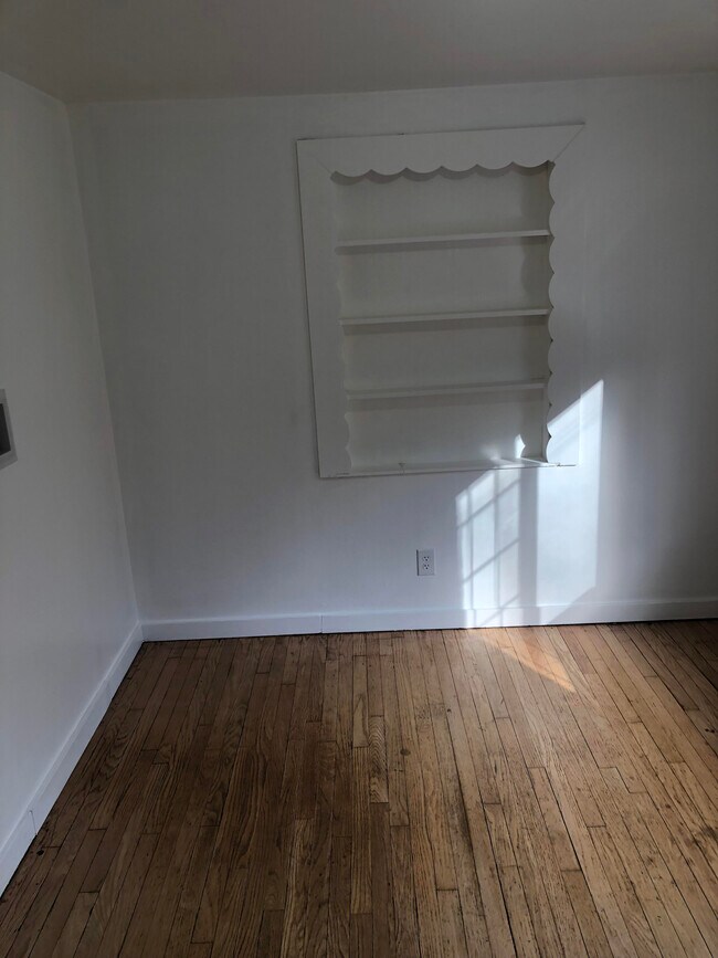 Laundry Room - 507 N 12th St