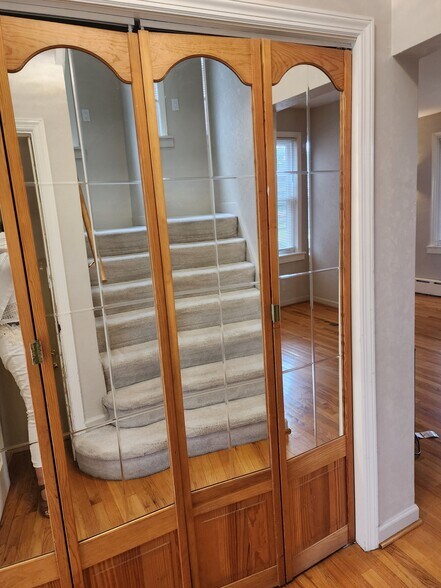 Building Photo - 5505 Beacon St