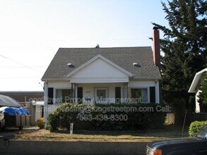 Building Photo - 6325 N Maryland Ave