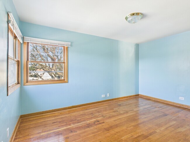 Building Photo - 755 Dulles Rd