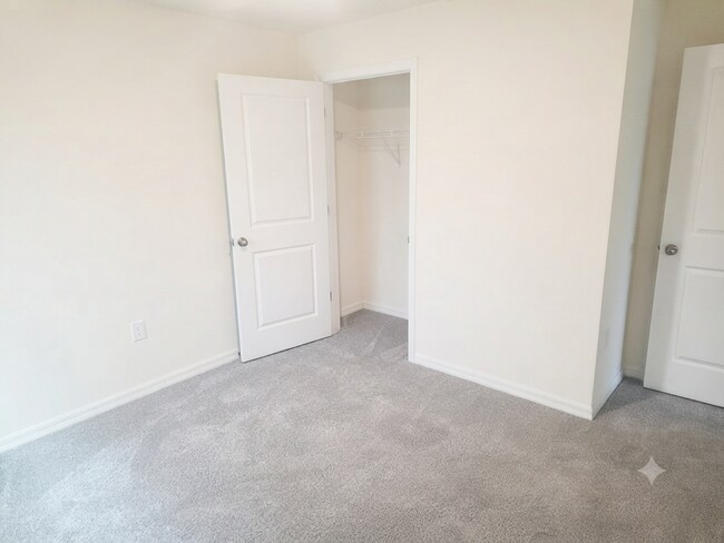 Building Photo - 11472 Timber Grv Ln