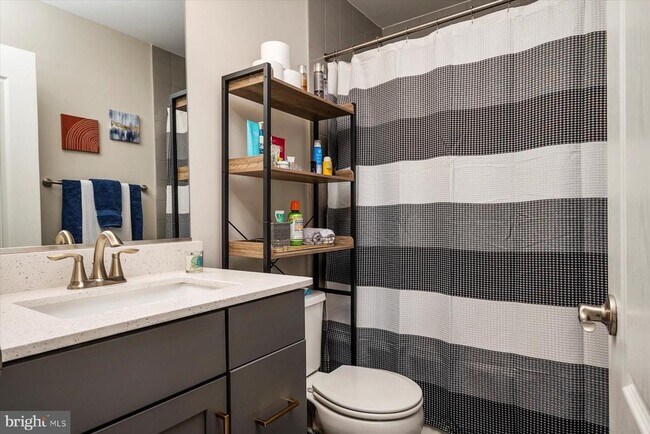 Building Photo - 7062 Fox Glove Ln