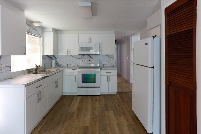 Building Photo - 21726 N Heritage Cir