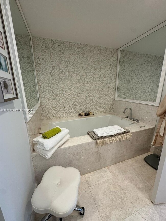 Building Photo - 17121 Collins Ave