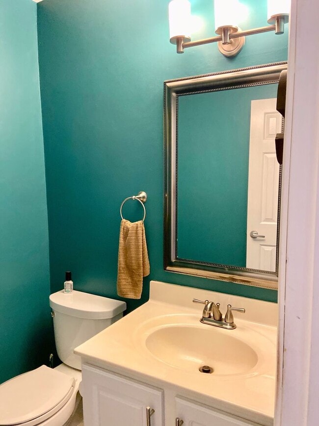 Building Photo - 3BD/2.5BA Home in Chicks Beach with Garage...