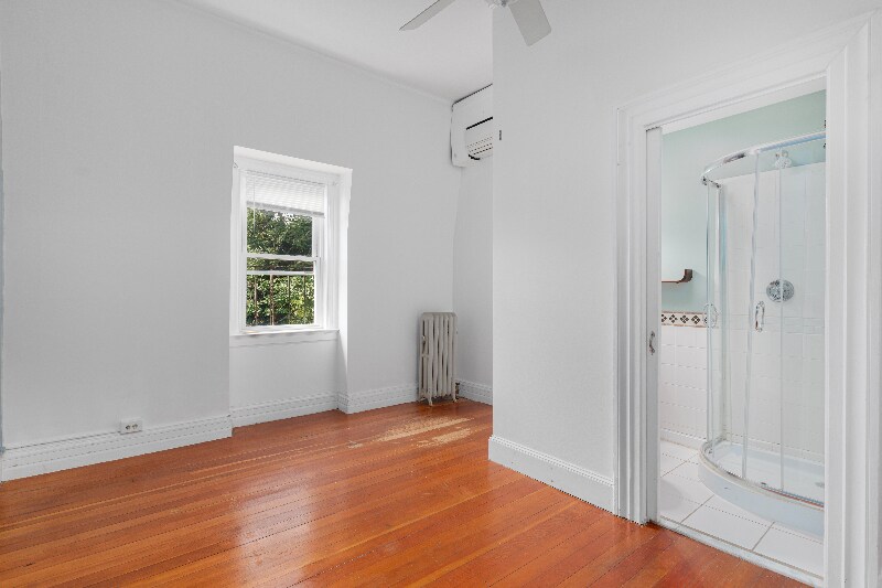 Building Photo - 77 Lloyd Ave