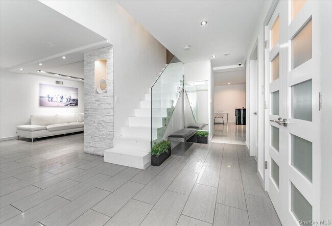 Building Photo - 536 Oxford Rd