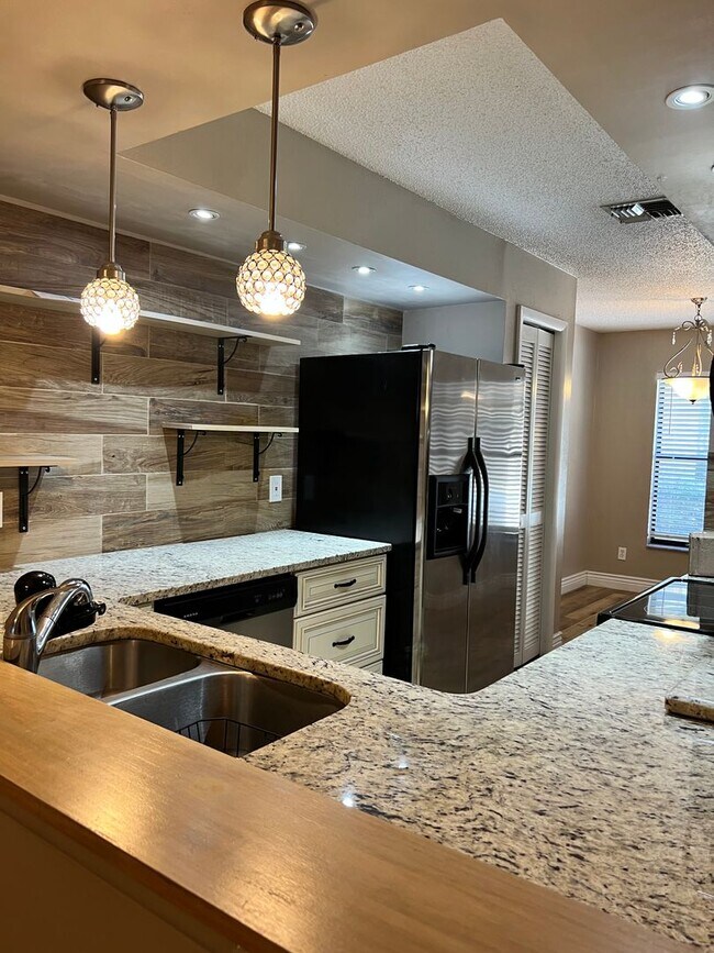 Building Photo - 8447 Tangelo Tree Dr