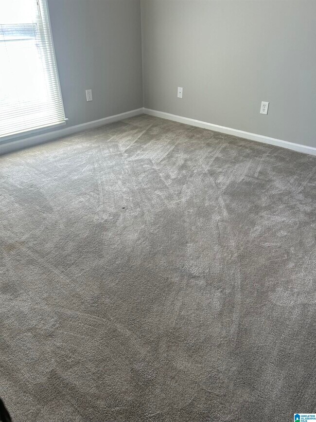 Building Photo - 2212 Ascot Ln