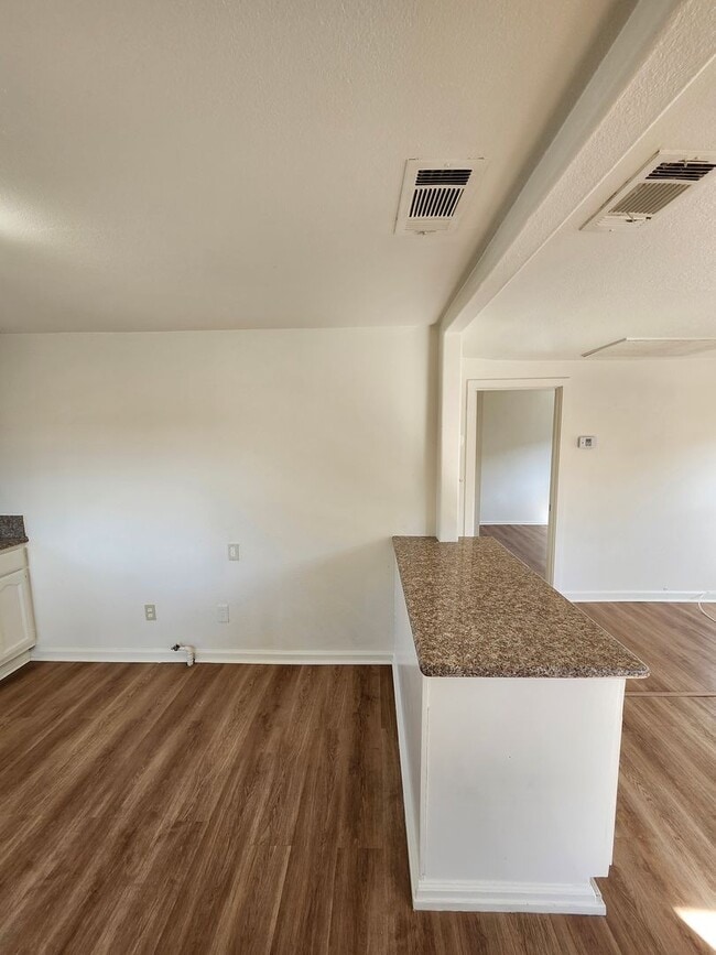 Building Photo - 1977 N F St