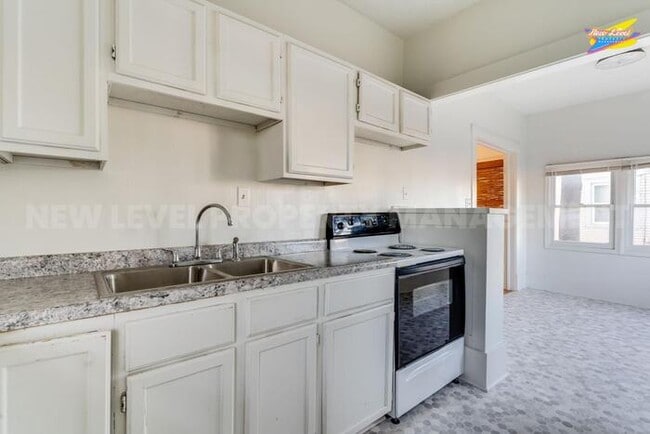 Building Photo - 339 N Holyoke Pl