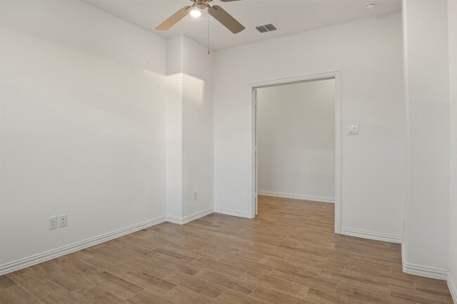 Building Photo - 233 Cherryvale Ln