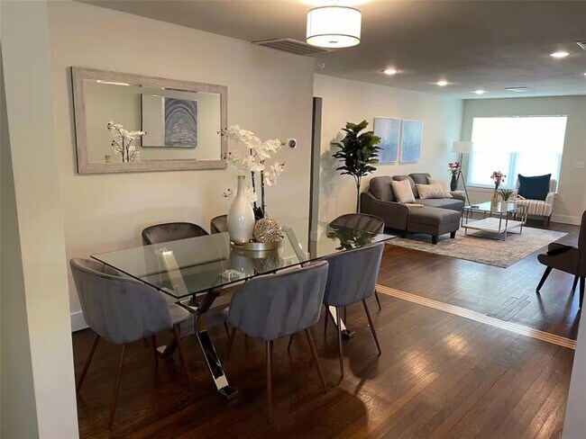 Building Photo - 1406 Brentwood St