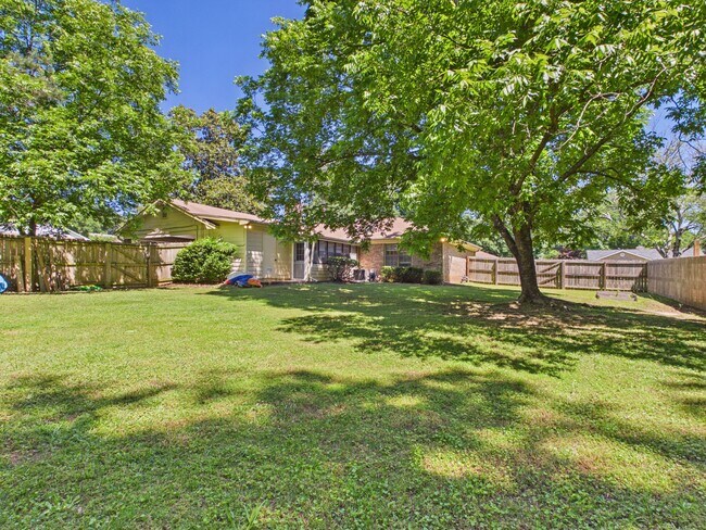 Building Photo - 1332 Autumnridge Dr