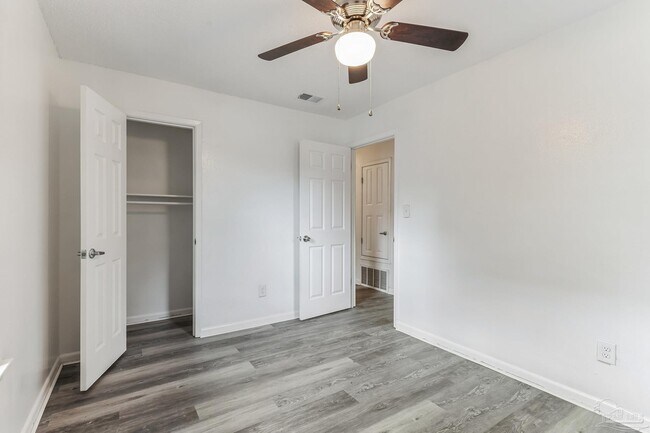 Building Photo - 851 Barksdale St