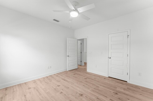 Building Photo - 25 Krewe Cir