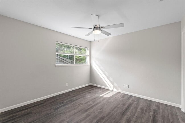 Building Photo - 2505 Wilke Dr