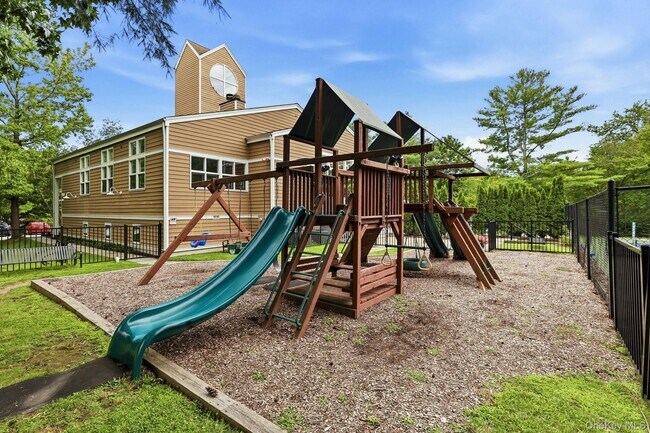 Building Photo - 9 Deer Run