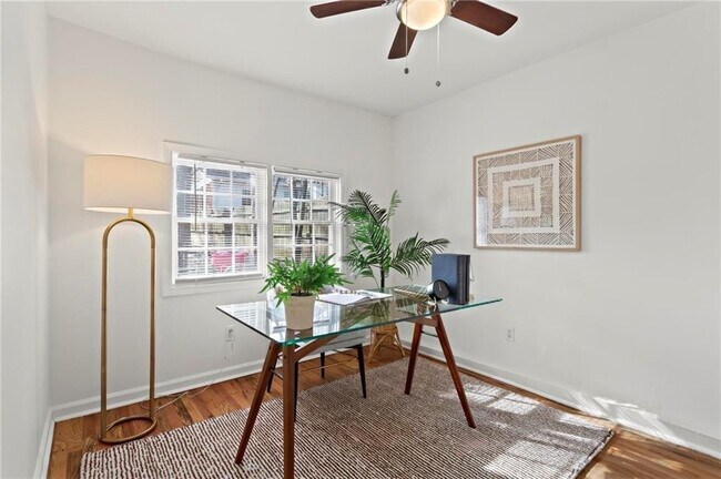 Building Photo - 2070 Ridgedale Rd NE