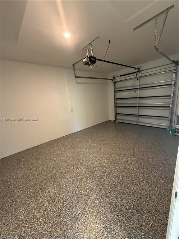 Building Photo - 832 Holmes Ave