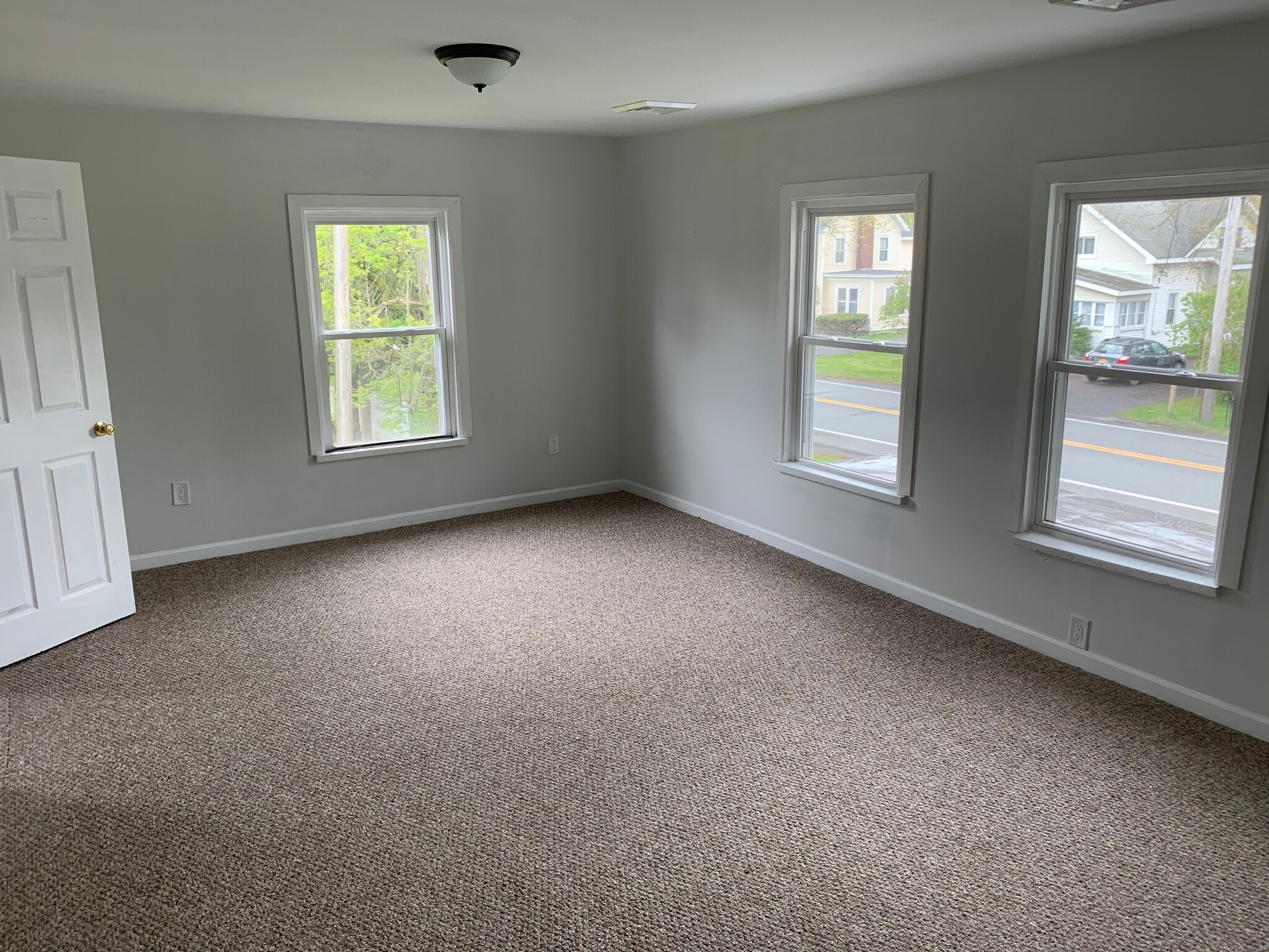 Building Photo - 421 NY-146