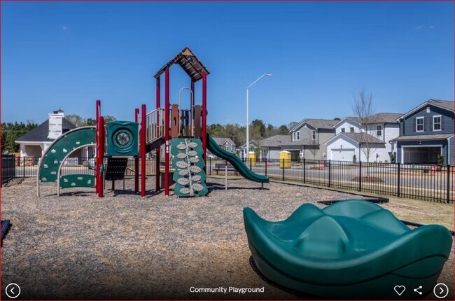 Building Photo - Approx 2700sqft, 5 bed / 3 bath featuring ...