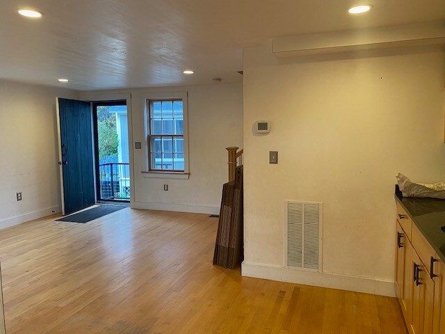 Building Photo - 85 Park St