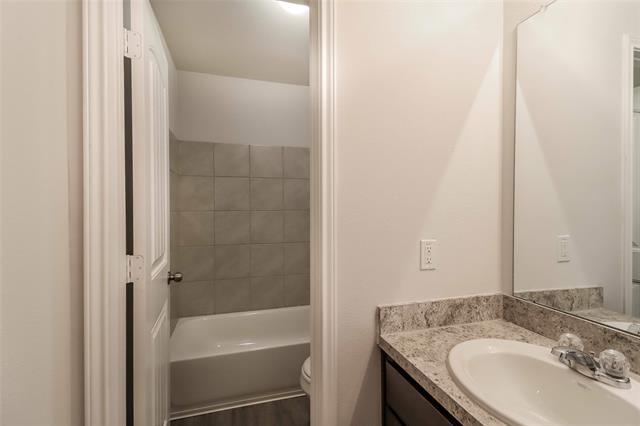 Building Photo - 2605 Bear Oak Dr