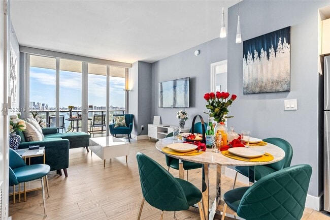 Building Photo - 2600 E Hallandale Beach Blvd