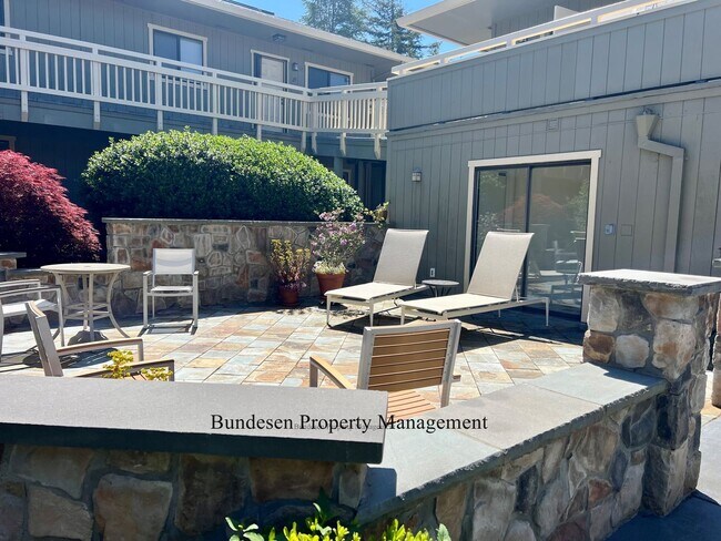 Building Photo - 720 Petaluma Blvd S