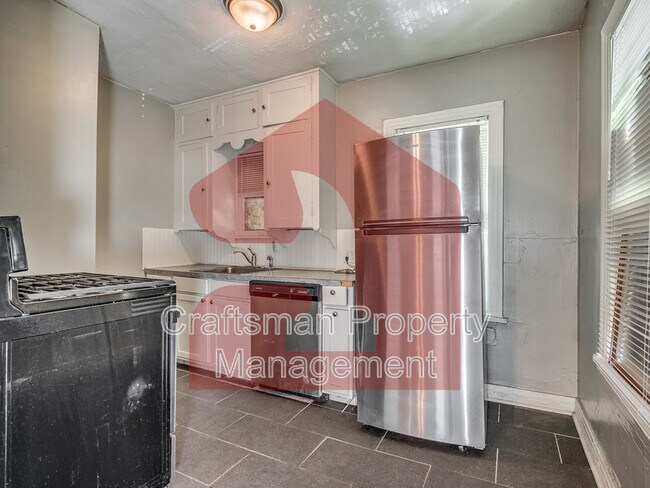 Building Photo - 2309 1/2 N Florida Ave