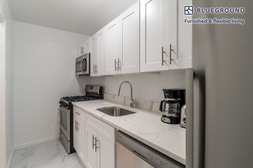 Building Photo - 315 East 86th St