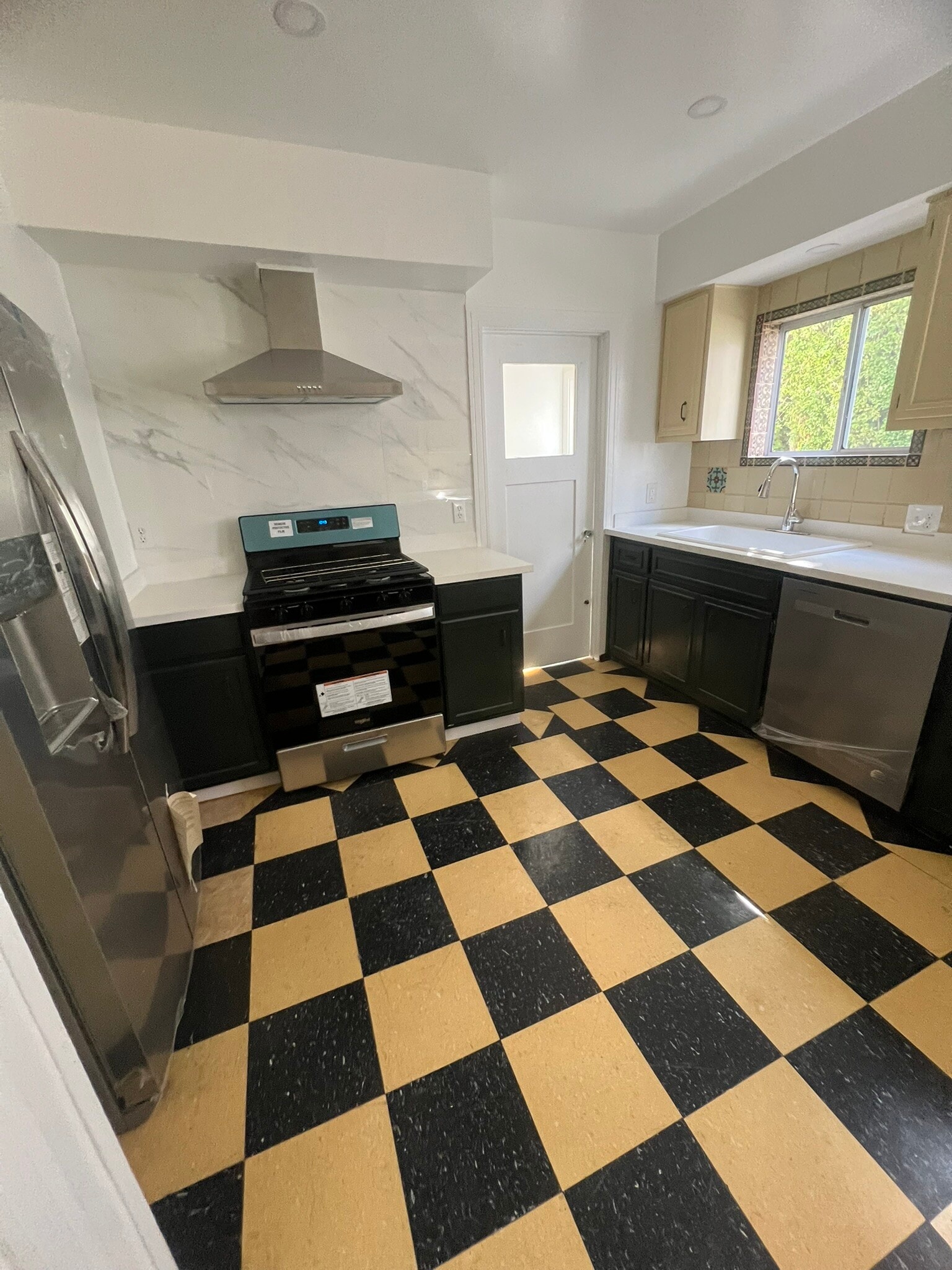 Building Photo - 1234 Keniston Ave