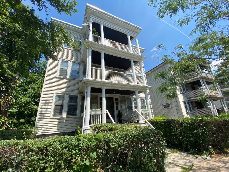 Building Photo - 305 Belgrade Ave
