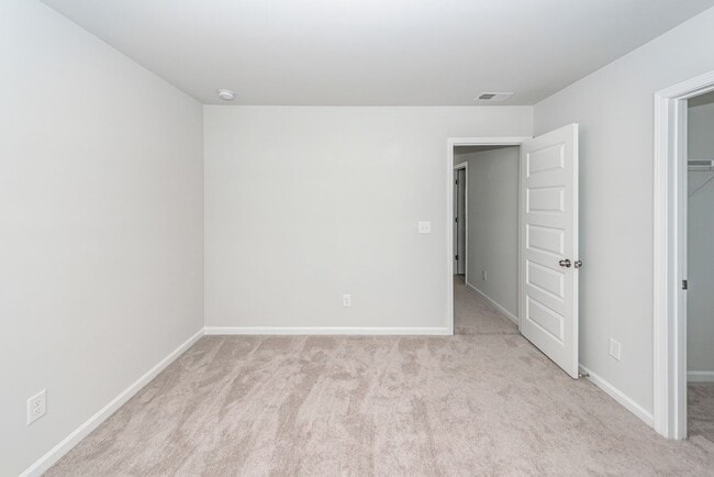 Building Photo - 4 Bedroom, 2.5 Bathroom Home in Cane Bay Plantation - Summerville