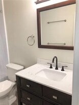 Building Photo - 1005 Willow Green Dr