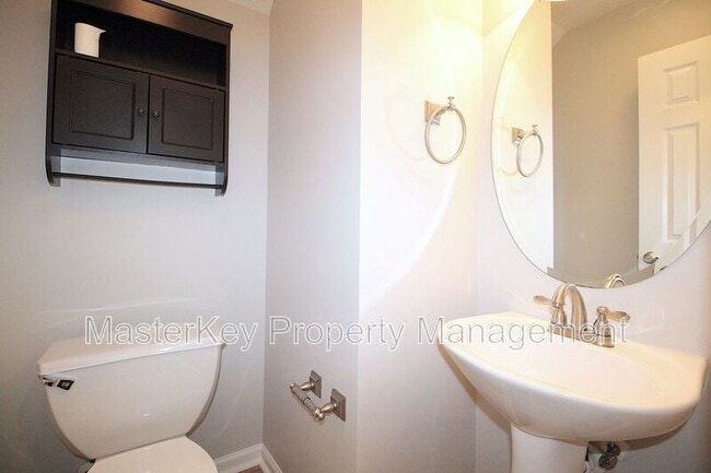 Building Photo - 3025 Bracey Pl