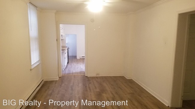 Building Photo - 107 King St