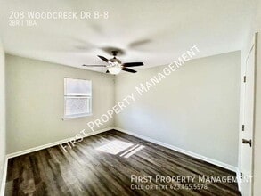 Building Photo - 208 Woodcreek Rd