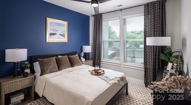 Building Photo - 2220 Wilkinson Blvd