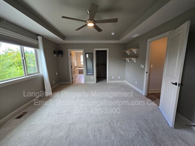 Building Photo - 3338 SE Summerfield Dr