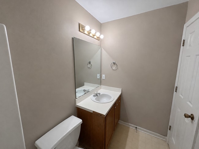 Building Photo - 318 Castle Ridge Dr