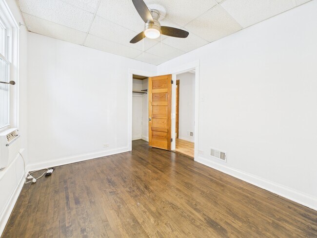 Building Photo - 4318 N Albany Ave