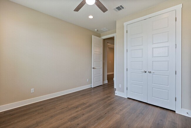 Building Photo - Beautiful Move-In Ready 4 bedroom, 3 bathroom home in Liberty Hill ISD!