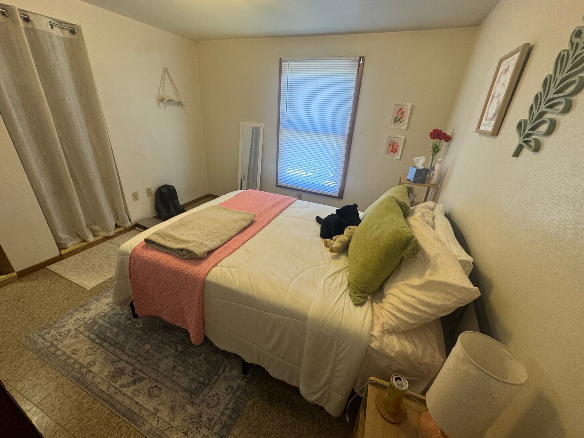 Building Photo - 1009 W 22nd St